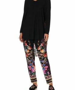 Camilla EBoutique (US) V NECK JUMPER WITH PRINT BACK BLUSHING MANOR Up To 30% Off
