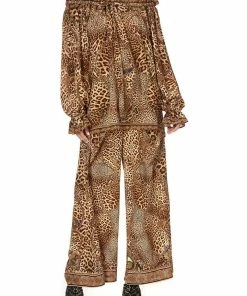 Camilla EBoutique (US) ROUND NECK GATHERED BLOUSE LADY LODGE Up To 30% Off