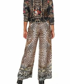 Camilla EBoutique (US) ROUND NECK SWEATER GOTHIC GODDESS