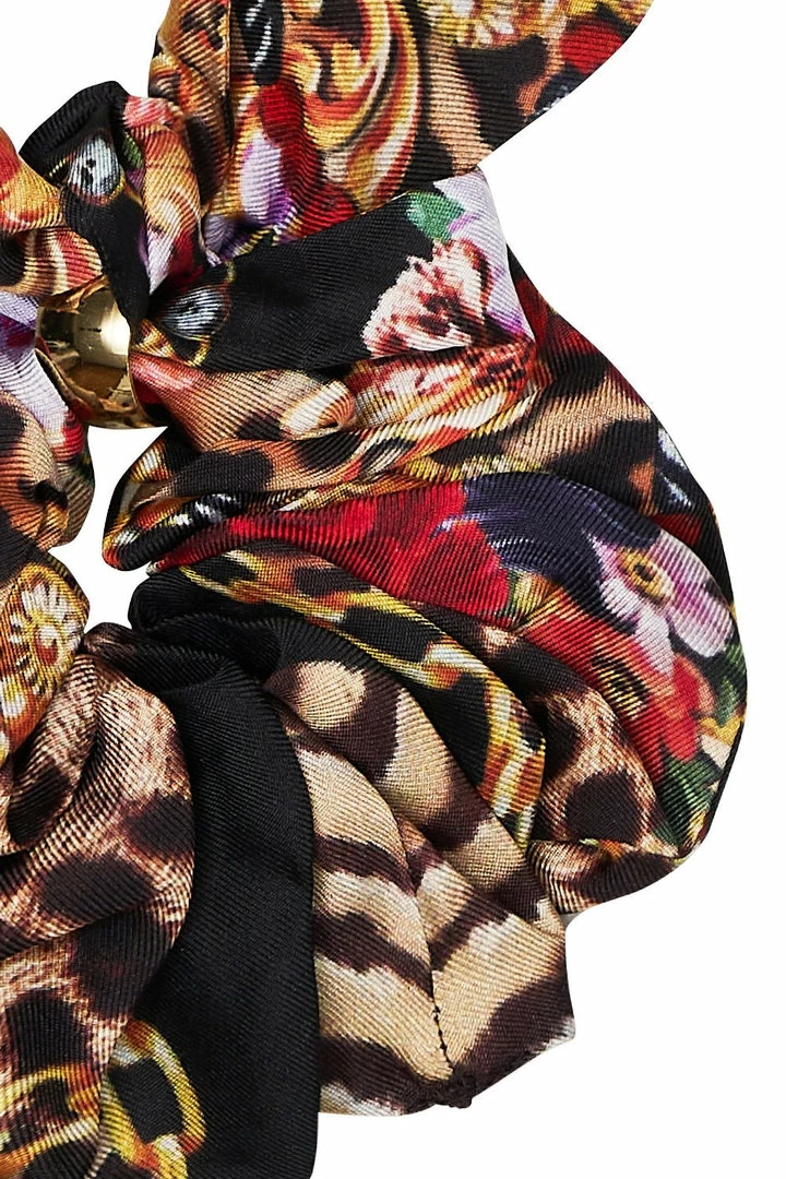 Camilla EBoutique (US) SCRUNCHIE WITH HARDWEAR A NIGHT IN THE 90S
