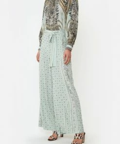 Camilla EBoutique (US) Clothing RAGLAN BUTTON UP SHIRT FREE ESPIRITU