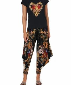 Camilla EBoutique (US) SLIM FIT ROUND NECK T-SHIRT A NIGHT IN THE 90S