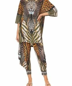 Camilla EBoutique (US) Sale Clothing SUPER OVERSIZED TEE NINE LIVES