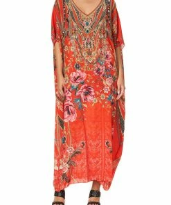 Camilla EBoutique (US) V-NECK KAFTAN AND THE QUEEN WORE RED