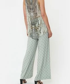 Camilla EBoutique (US) Clothing BUTTON BACK TOP FREE ESPIRITU