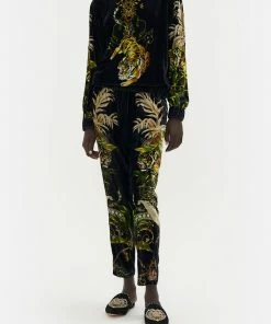 Camilla EBoutique (US) ROUND NECK SWEATER THE QUEENS KING