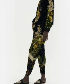 Camilla EBoutique (US) ROUND NECK SWEATER THE QUEENS KING