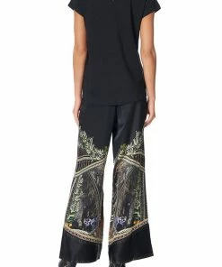 Camilla EBoutique (US) CURVED HEM FITTED TEE BOTANICAL CHRONICLES Up To 50% Off