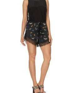 Camilla EBoutique (US) LOOSE LACE HEM SHORT LOVE BUG