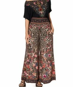 Camilla EBoutique (US) LOOSE FIT TEE A GIRL LIKE YOU Up To 30% Off