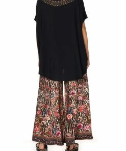 Camilla EBoutique (US) LOOSE FIT TEE A GIRL LIKE YOU Up To 30% Off