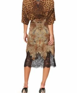 Camilla EBoutique (US) SUPER OVERSIZED TEE LADY LODGE